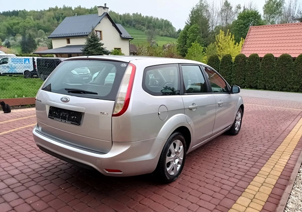 Ford Focus cena 16500 przebieg: 236000, rok produkcji 2010 z Dynów małe 67